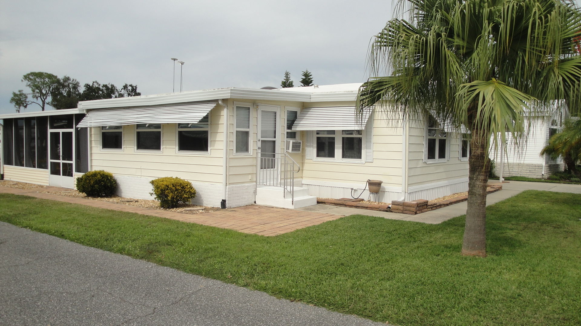 3 552 Front Lake Region Village
