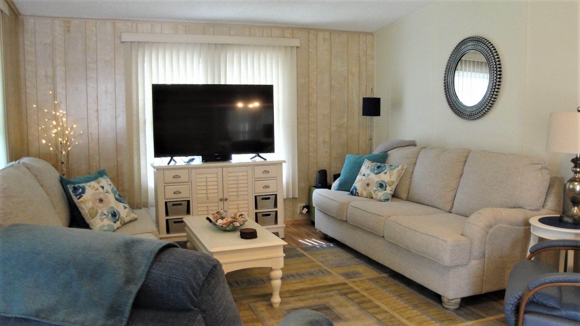 6 552 Living Lake Region Village